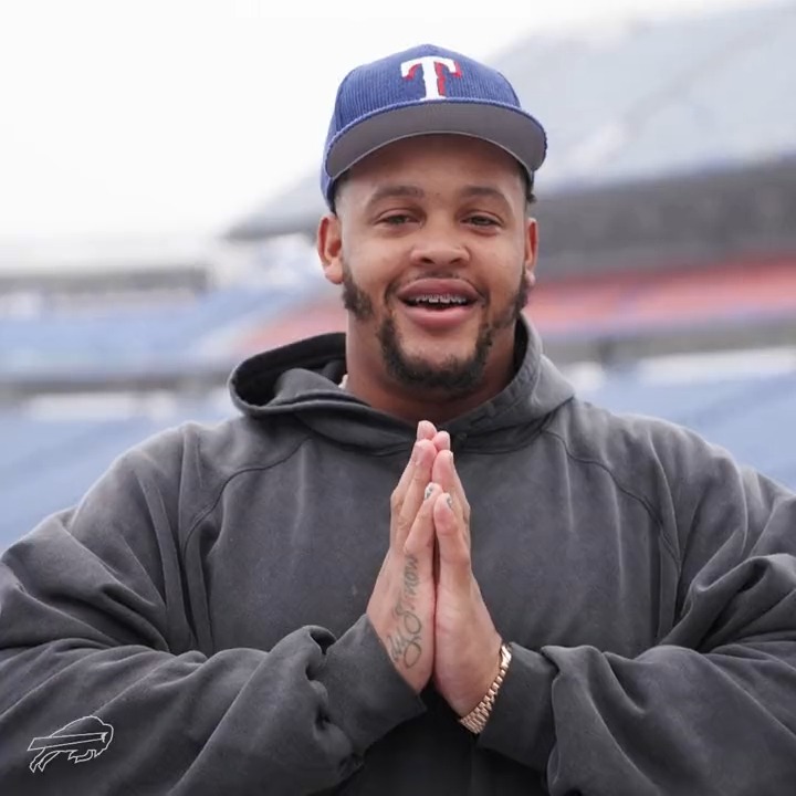 The best surprise you can get. 🥺 Retweet to give our guy Dion Dawkins a #WPMOYChallenge vote!! #BillsMafia