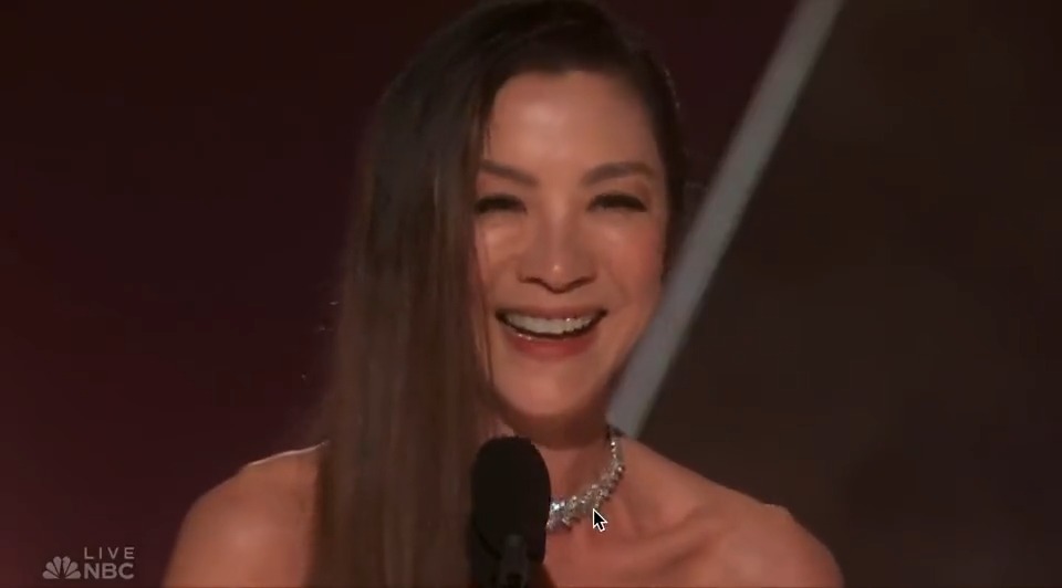 “Shut up please.” Golden Globe WINNER Michelle Yeoh 🏆