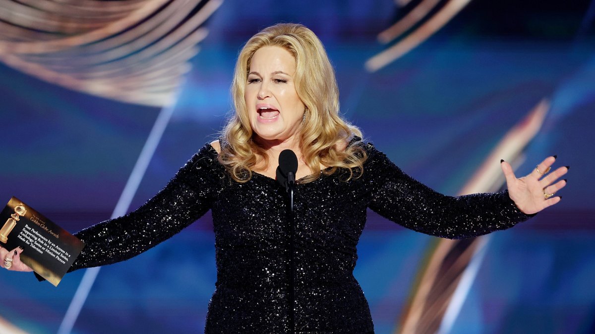 SO well-deserved! Congratulations @jencoolidge for WINNING Best Supporting Actress - Television Limited Series/Motion Picture ❤️ #GoldenGlobes