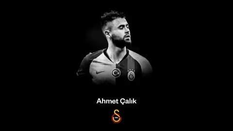 Acımız halen çok taze... Seni çok özlüyoruz Ahmet... 🖤 Geçtiğimiz yıl elim bir trafik kazasında hayatını kaybeden eski futbolcumuz #AhmetÇalık'ı ölüm yıl dönümünde rahmetle ve özlemle anıyoruz! 🙏🏻