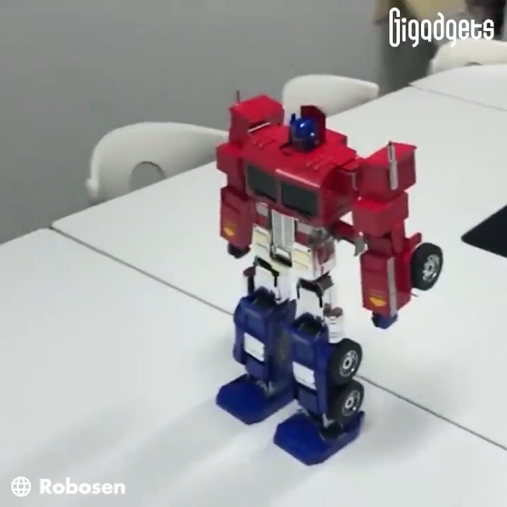 Robison Robotics, which specializes in the production of robotic toys, has developed robots that can physically transform from one shape to another. Source GiGadgets