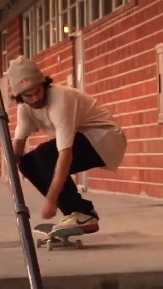 Count the memories, not the views 🙄💭 🎥 Vitor Borger 📸 Justin Crawford #biggerbang #skateboarding #losangeles Thank You Grizzly Griptape Red Bull Skateboarding