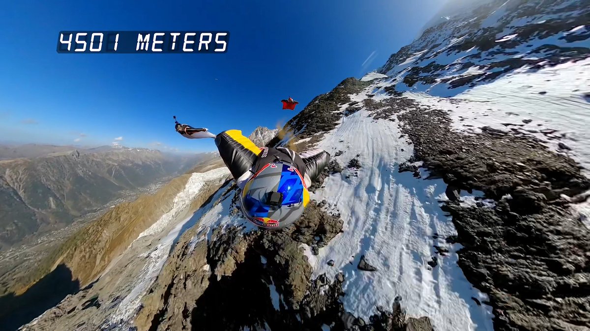 Les français Fred Fugen, Vincent Cotte et Aurélien Chatard viennent de briser le record du monde du vol de proximité en wingsuit : à partir du Mont Blanc, ils ont longé les Alpes pendant plus de 7 kilomètres