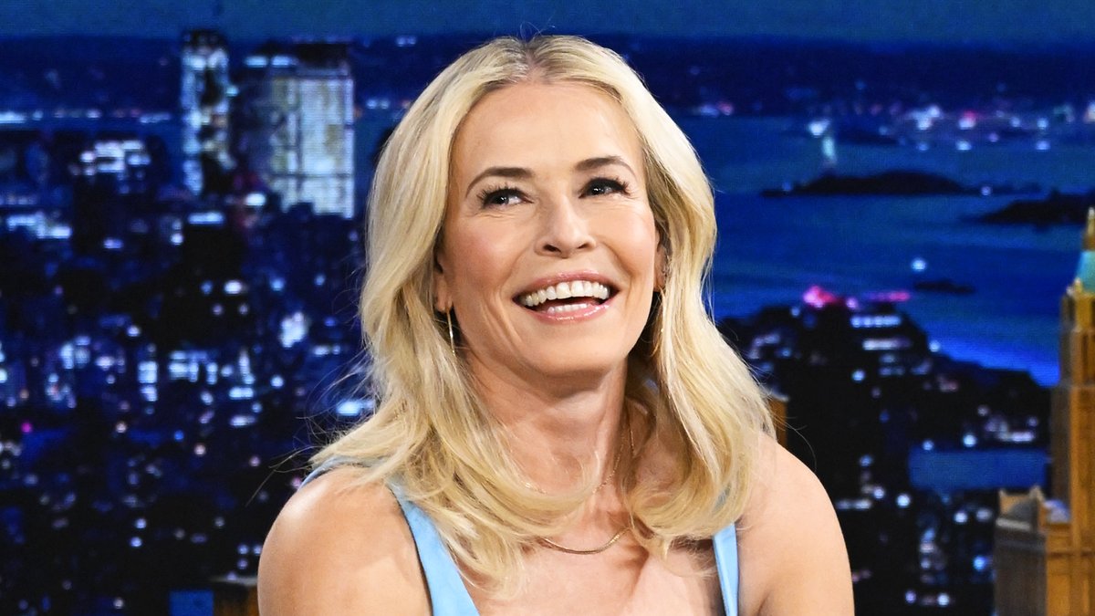 .Chelsea Handler thought the sun and the moon were the same thing until she was 40 years old 😂 #FallonTonight