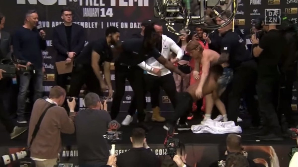 Just another day of influencer boxing… [📽️ Faith Ordway]