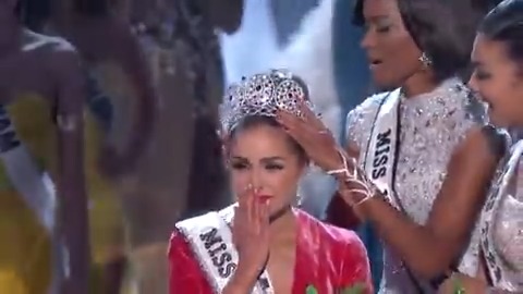 The crown fits so perfectly on her! 👑