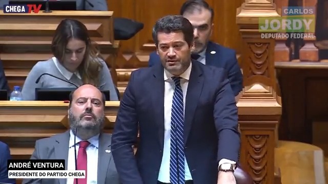 Deputado português André Ventura usa a tribuna para falar o que Lula é: um bandido. Tem focinho de porco, rabo de porco e pata de porco, mas não pode chamar de porco? Porco corrupto que só foi descondenado por malarabismo jurídico!