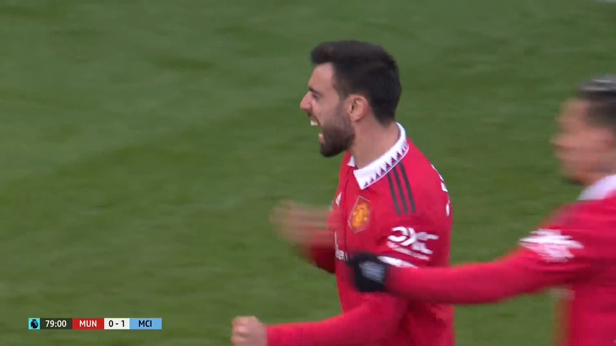 Bruno Fernandes causes scenes at Old Trafford! 💥 His goal is ruled onside after the linesman initially put his flag up! ✅