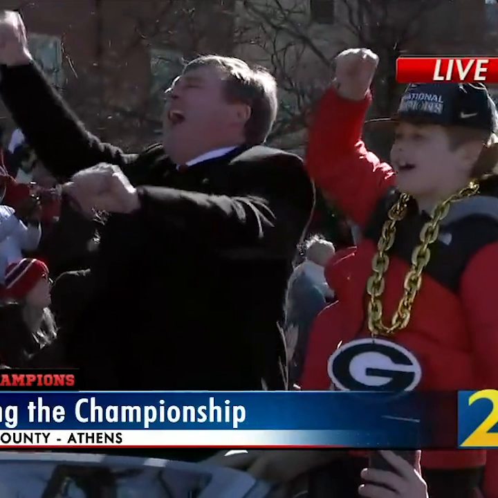 Kirby Smart callin' those DAWGS has the crowd hyped 😤 Georgia Football