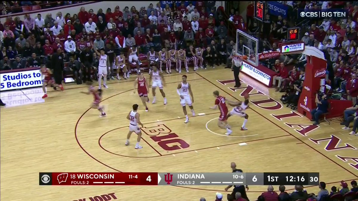 Isaac Lindsey sinks the three for Wisconsin Basketball! 💪