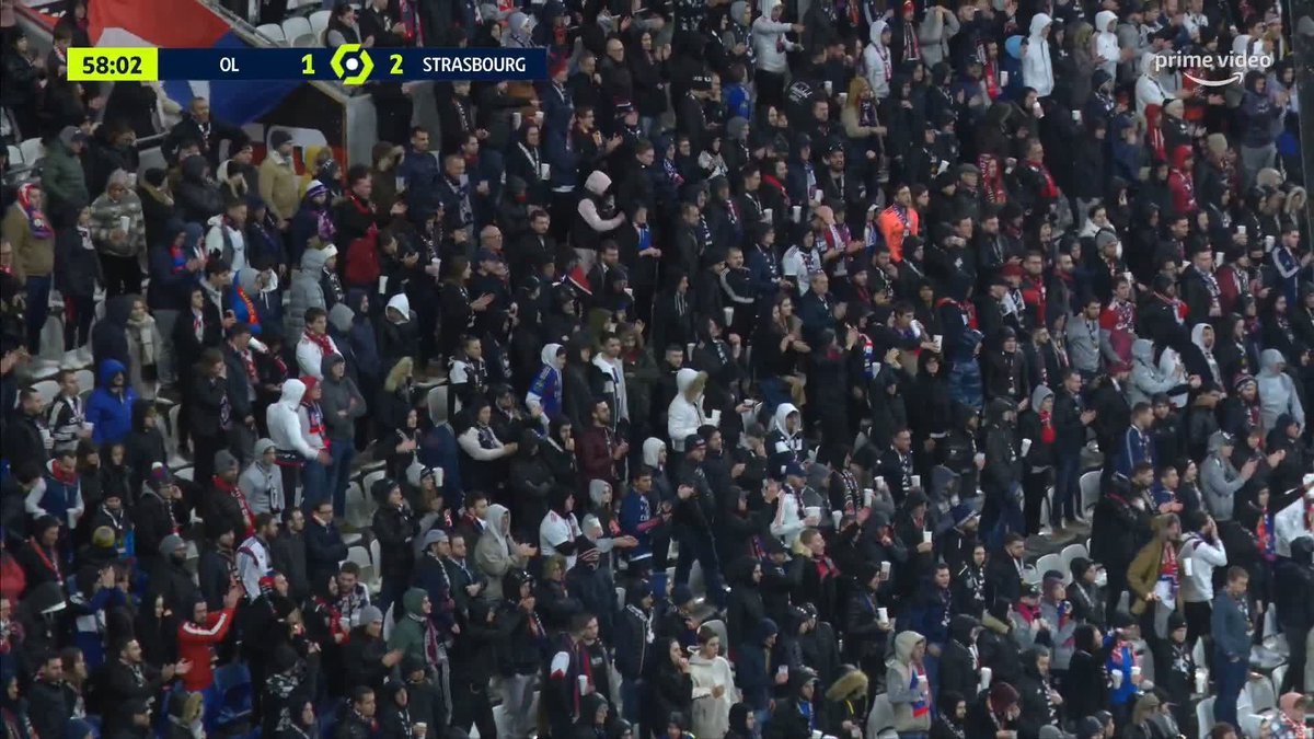 Hué par ses propres supporters, qui l’ont ciblé avec des banderoles « dégage », Karl Toko Ekambi a quitté la pelouse du Groupama Stadium bien avant le coup de sifflet final…