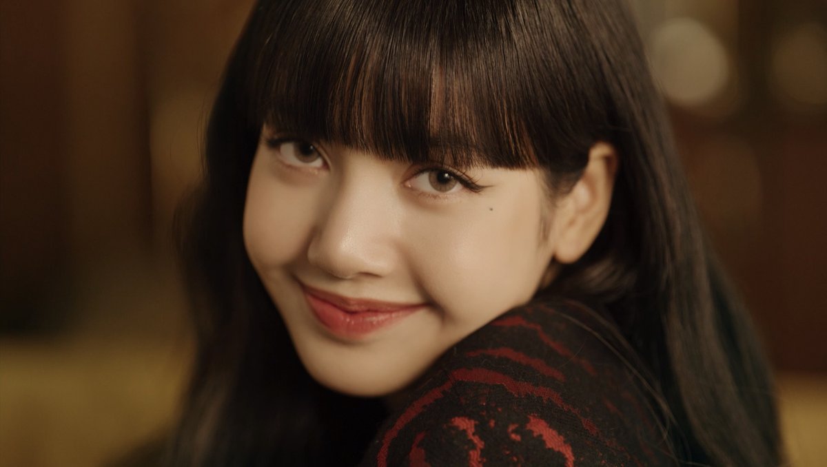 💗🖤 ได้เวลารวมพลัง ส่งพลังรักให้ LISA ชมวิดีโอ ให้ถึง 6M views พร้อมรอพบของขวัญพิเศษ 💕 ชมคอนเทนต์ของลิซ่า คลิก👉🏼 #ไอดีของทุกตัวตน #WhatsyourTrueID #TrueID #LISAxTrueID #LISAwithTrueID #ทรูไอดีพลัส