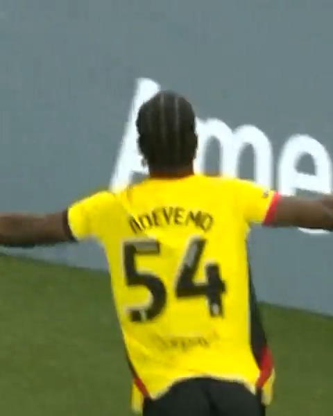 🥹🥹 HEART-WARMING FOOTBALL MOMENT ALERT 🥹🥹 17-year-old Tobi Adeyemo scored in his first league game for Watford. I promise you, you’ll never see a player who’s so happy but yet so shocked to have scored 😅🥹