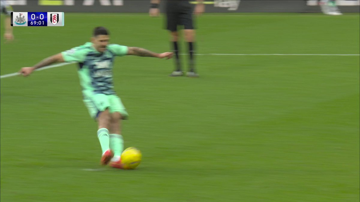 CAN YOU BELIEVE IT! 🤯 Aleksandar Mitrović slips as he takes the penalty and the goal has been disallowed as he touched the ball twice! 😲
