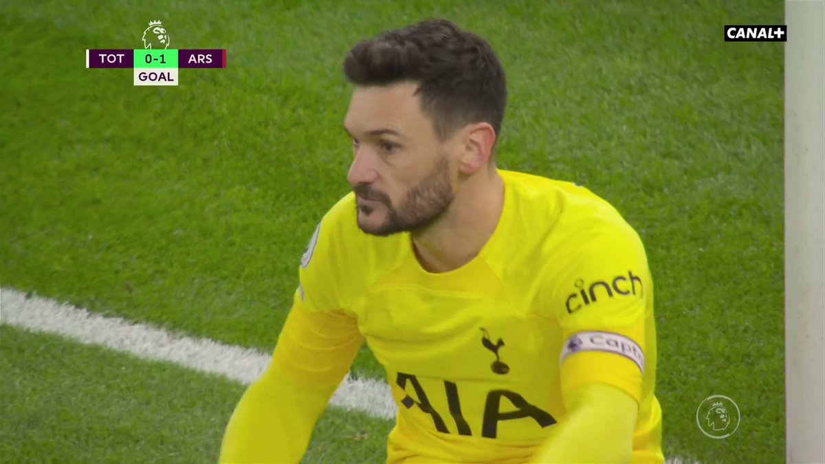 La grosse boulette d’Hugo Lloris. ☹️ (🎥 CANAL+ Foot)
