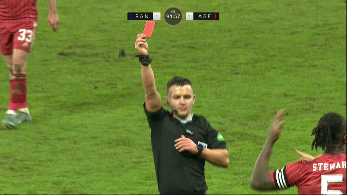 It's a RED for Anthony Stewart! 🟥 The Aberdeen skipper has been at the heart of the build-up this week, and his challenge on Fashion Sakala now has him headed back to the dressing room early 😬 #RANABE | #ViaplayCup | SPFL