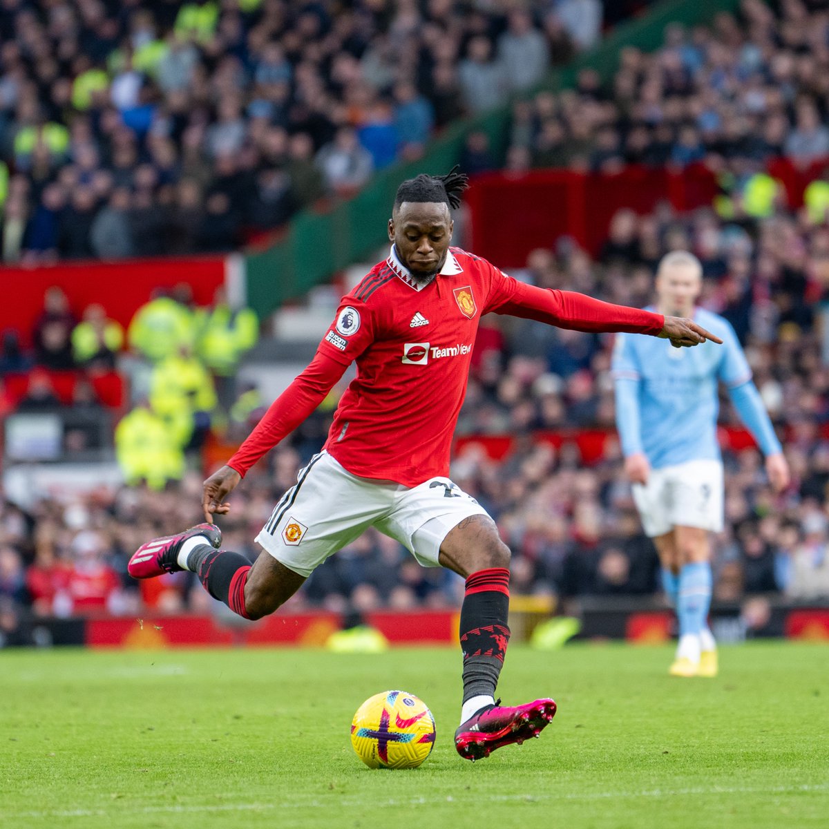 🕸️ There was no stopping @AWBissaka! 🙅‍♂️ #MUFC || #MUNMCI