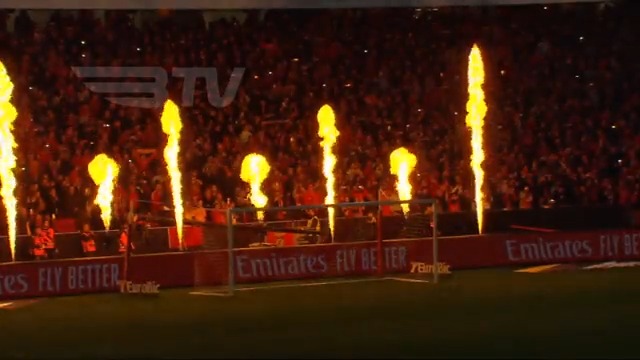 Houve espetáculo pré-jogo na Luz antes do dérbi. Ambiente incrível 🔥 (via VSPORTS)