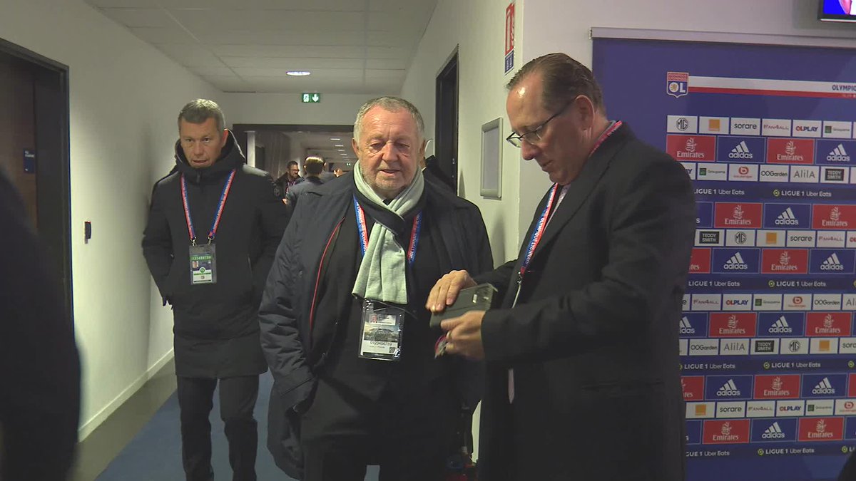 🤣 Quand Jean-Michel Aulas présente la composition lyonnaise... en Anglais, à John Textor ! #DSF I #PrimeVideoLigue1 I #Ligue1UberEats I #OL