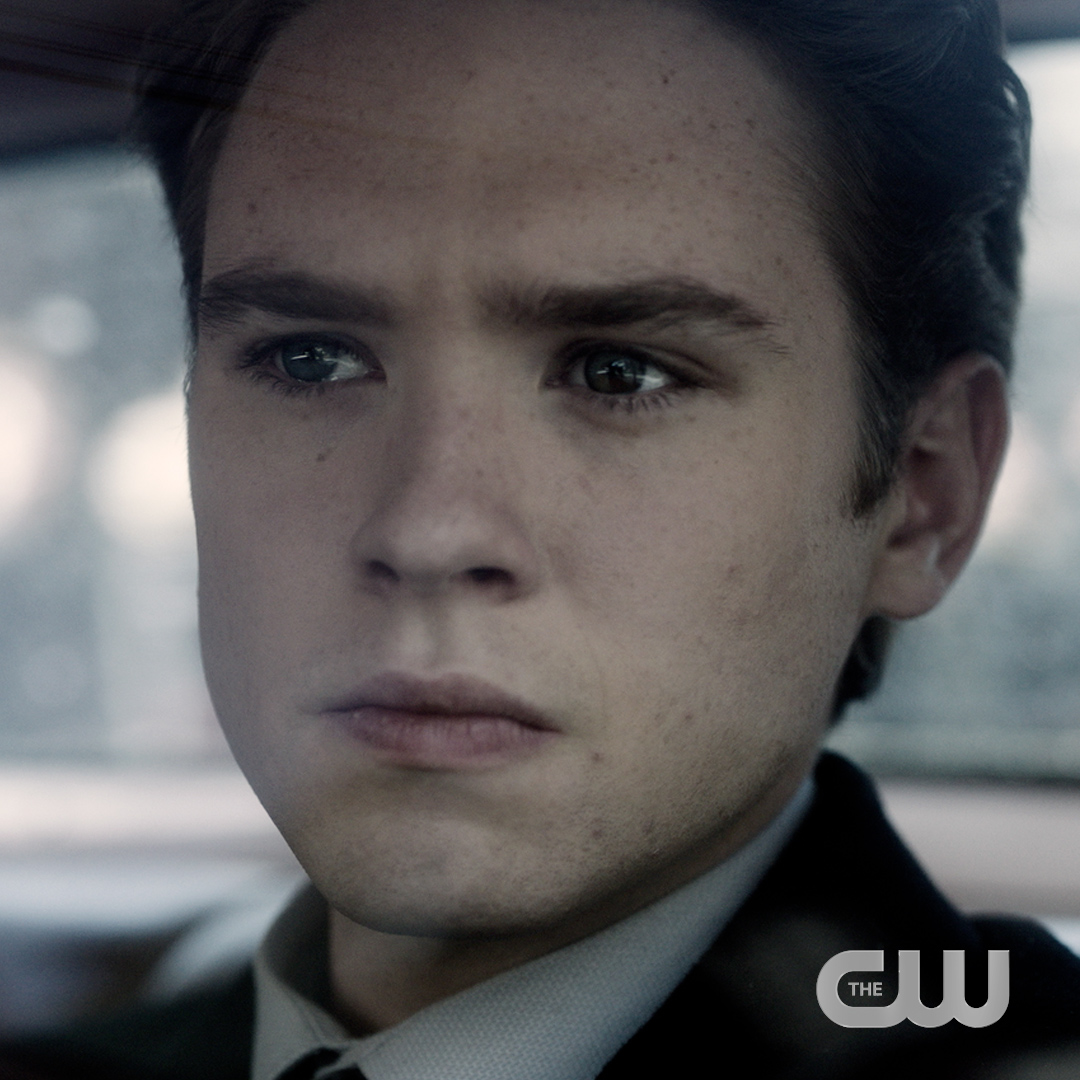 The new teaser for ‘GOTHAM KNIGHTS’ has been released. The series premieres on March 14 on The CW.