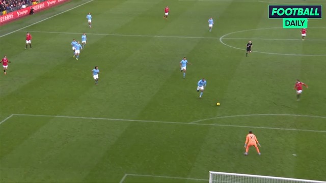 Bruno Fernandes' goal if Marcus Rashford was not there ❌ 🗣 "The safest option would've been to give offside." Was he interfering? 👀 #RefWatch