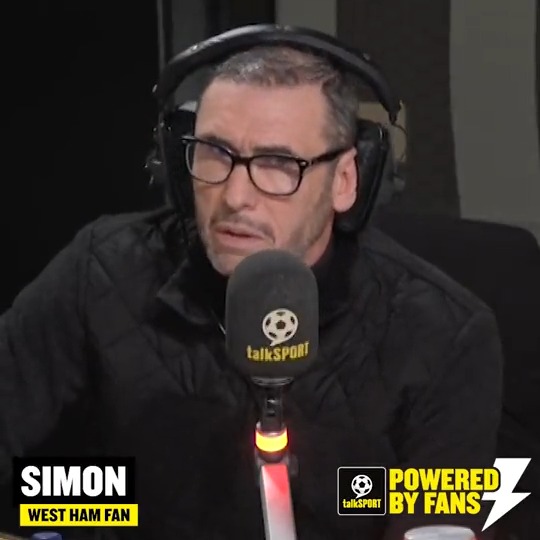 ❌ Martin: “Don’t go to the game if you are just gonna whinge and moan!” 😡 Caller: “How do you know if I whinge!?” 🤷‍♂️ Martin: “If you’re like this on a Monday, I’m sure you’re like it on a Saturday!” This clash between Martin Keown and a #WHUFC fan was box office! 👀🔥