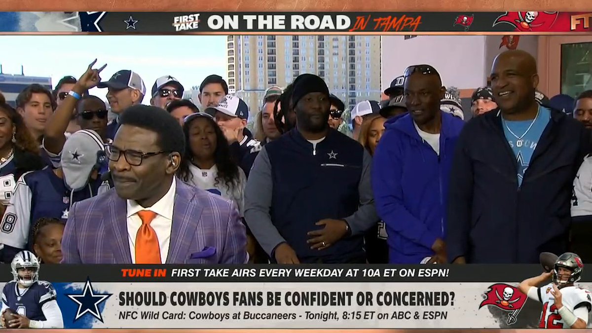 .Stephen A Smith really told Dak's dad that his son will throw two INTs and the Cowboys will LOSE 😦