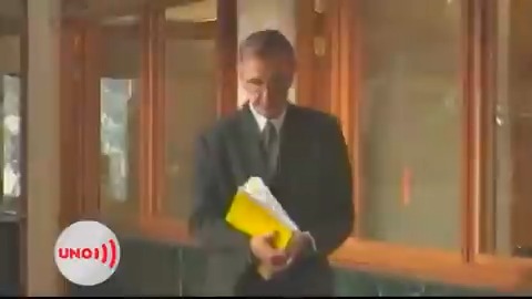 Gustavo Petro Iván Cepeda Castro No se les extrañe que el uribismo aproveche la persecución judicial de los corruptos en Guatemala contra el Ministro de Defensa. Iván Velásquez fue el que investigó la parapolítica y Uribe intentó enlodarlo. Igual al caso de Iván Cepeda.