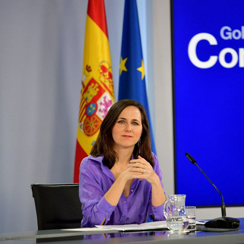 Hoy en el #CMin hemos dado luz verde a la primera ley de servicios sociales. Una ley que reforzará nuestro Estado del bienestar, reducirá las trabas burocrática, aumentará la eficiencia de los servicios sociales y mejorará las condiciones de sus trabajadores y trabajadoras.