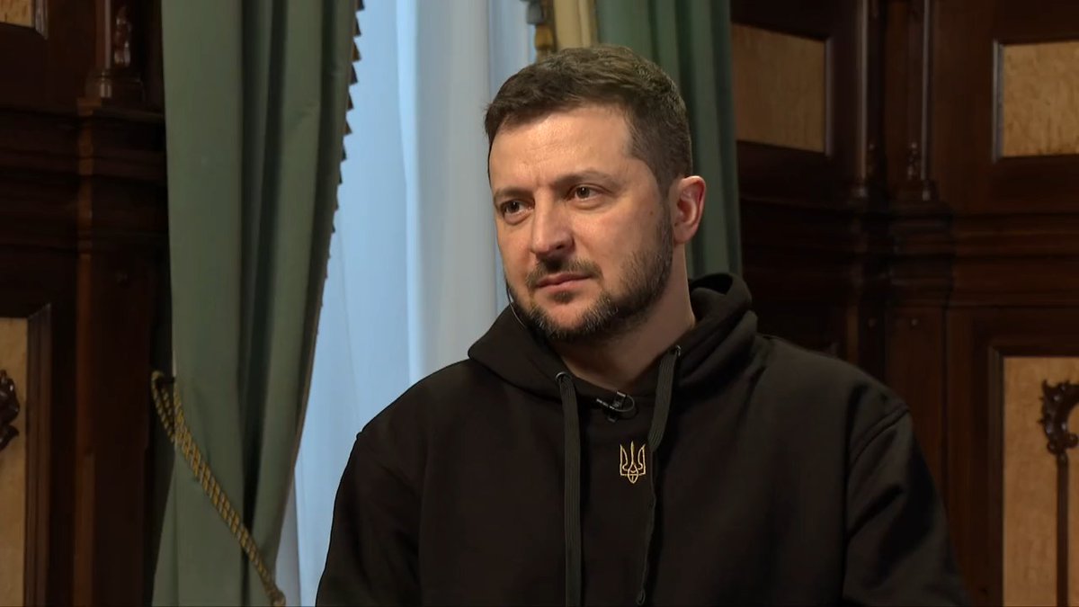 Volodymyr Zelensky, Presidente dell’Ucraina, stasera a Porta a Porta. La sua famiglia, le sue speranze, l‘eroismo del popolo ucraino, la guerra ancora in corso, le prospettive, e la ricostruzione.