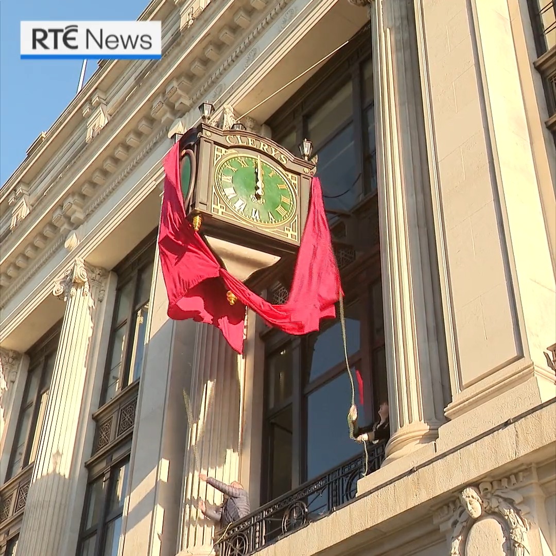 Dubliners will once again be able to meet under the Clerys' clock on O'Connell Street. Earlier today, the iconic clock was unveiled after a restoration of the building lasting over four years | Read more: