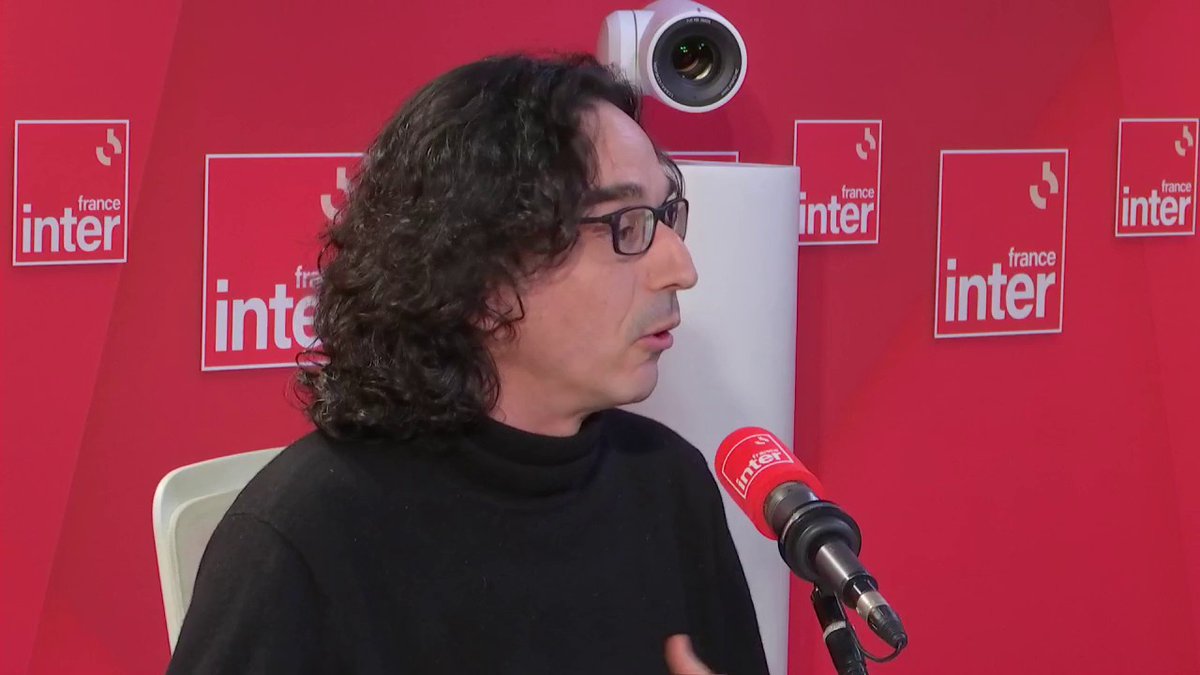 David Chavalarias, directeur de recherche au CNRS, sur l'intelligence artificielle ChatGPT : "Il n'a aucun souci de savoir si ce qu'il dit est vrai : son seul souci, c'est de savoir si c'est probable étant donné ce qu'il a déjà vu" #le9h10inter Cc @Sonia_Devillers