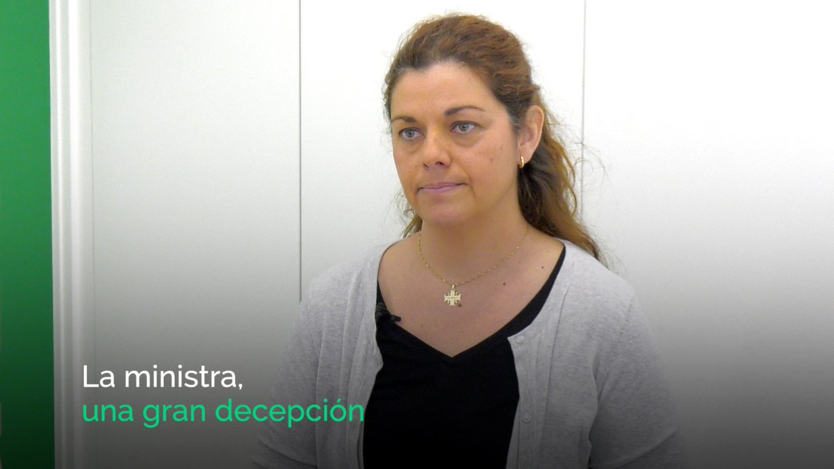 Ministra Carolina Darias, Gracias por las medallas pero lo que necesitan las enfermeras son SOLUCIONES a las precarias condiciones laborales que sufren. Esa debería ser su prioridad Lo demás son palabras huecas y campaña preelectoral #ExigimosSoluciones