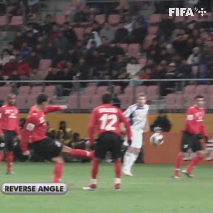 اللاعب الوحيد رفقة رونالدينيو الذي سجل ركلتين حرتين مباشرتين في كأس العالم للأندية FIFA ✨ لا أحد غيرهما سجل أكثر من واحدة 👌
