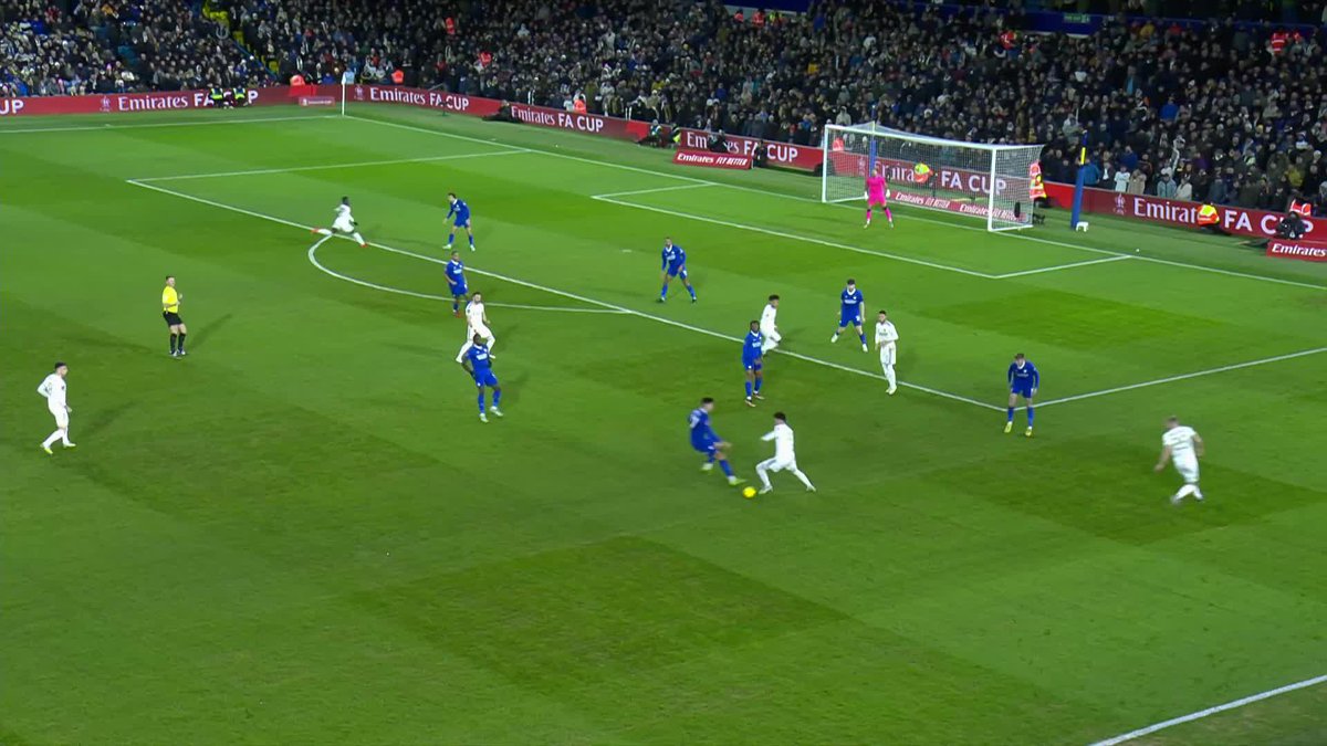 UNBELIEVABLE 🤩 Wilfried Gnonto just keeps on impressing 📈 It's taken Leeds United just 26 seconds to score! #EmiratesFACup