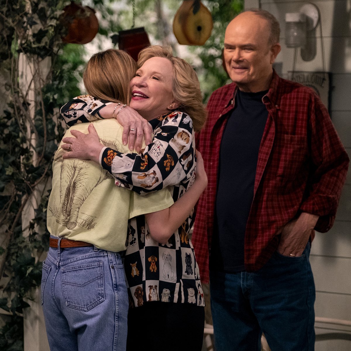 Welcome back to your favorite basement! That '90s Show is now streaming on Netflix.