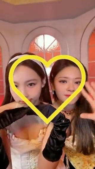 TWICE Pre-Release English Single "MOONLIGHT SUNRISE" #MOONLIGHTSUNRISE NAJEONG making heart for you🫶 Worldwide Release on 2023.01.20 FRI 2PM KST/0AM EST 📌"MOONLIGHT SUNRISE" Digital Pre-Save & Pre-Order #TWICE #트와이스