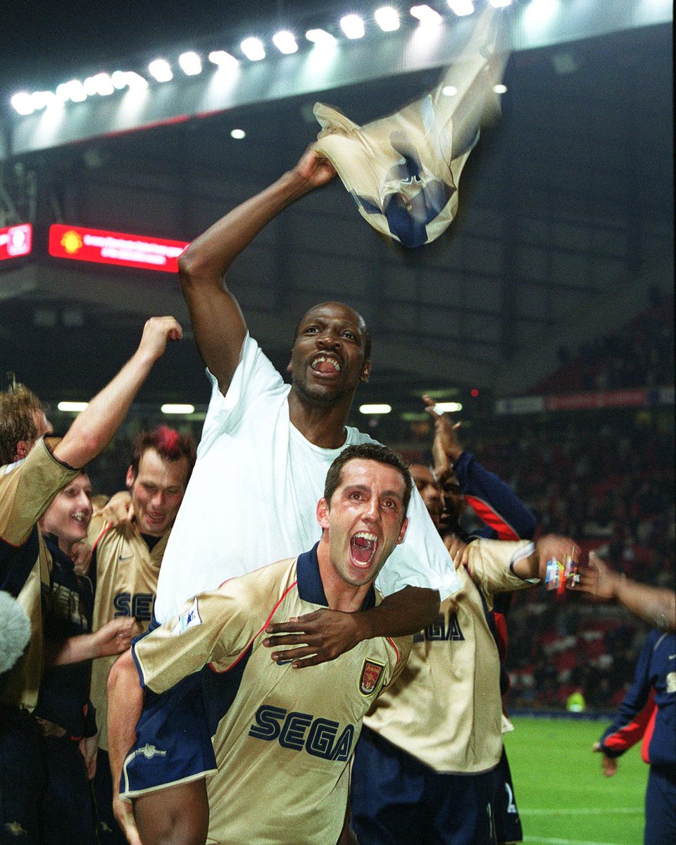 🏆 FA Cup winner with us in 2002, 2003 and 2005 🥇 Premier League champion in 2002 and 2004 🙌 Arsenal Invincible Happy birthday to you, Lauren Etame Mayer 🥳