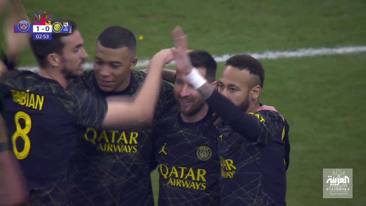 ميسي يفتتح أهداف باريس سان جيرمان أمام فريق الهلال والنصر