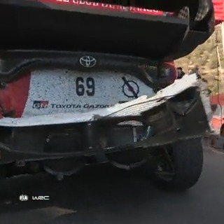 .Kalle Rovanperä was lucky on the final stage of Friday morning 👀 The afternoon loop kicks off NOW on - link in bio 🔗 #WRC #WRCLive #RallyeMonteCarlo