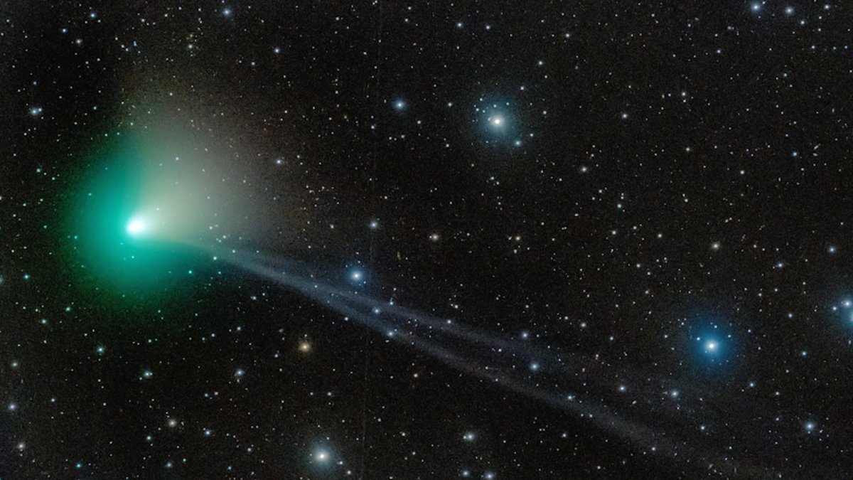 Put it in your diary On 1 February a rare green comet will appear in the night sky for the first time in 50,000 years Comet 2022 E3 (ZTF) will make its closest pass of Earth on Feb 1st &amp; 2nd Binoculars will help but it’ll be visible near the North Star