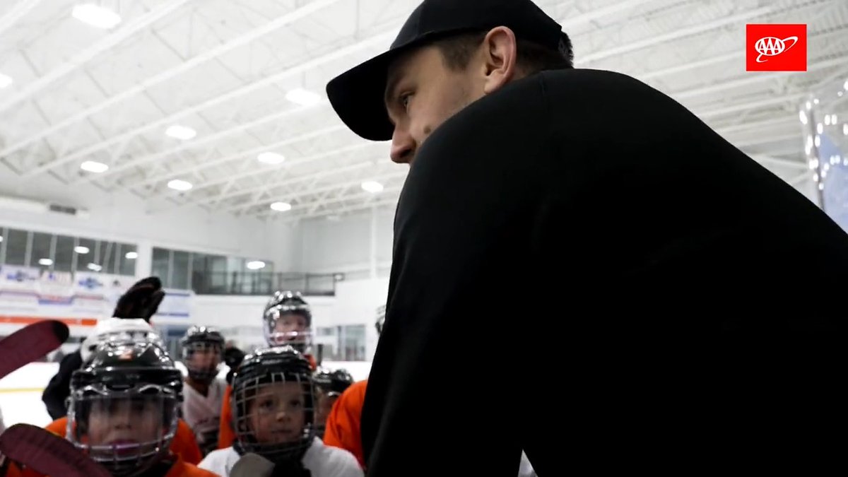 The Flyers and AAA Club Alliance recently surprised a local youth hockey team at their practice and brought some VIP guests along with them, including James van Riemsdyk, Flyers Alumni and more.