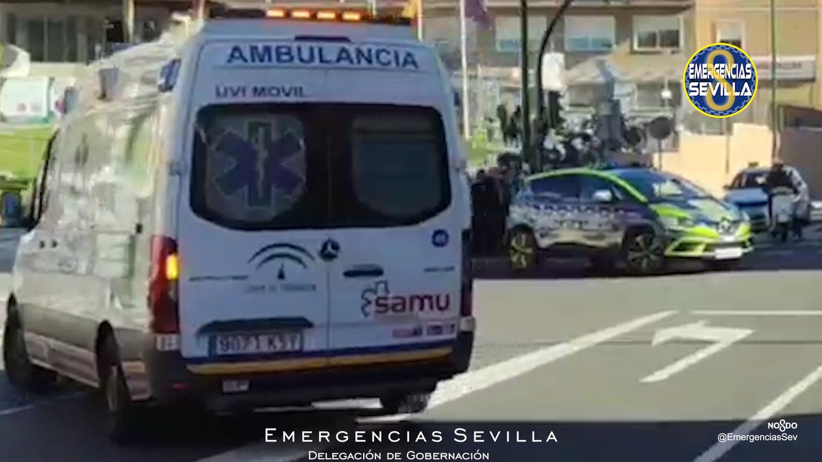 👮Ayer Policía Local de Sevilla coordinó con Guardia Civil la escolta del dispositivo sanitario Consejería de Presidencia, Sanidad y Emergencias que trasladó a un joven en estado crítico, con soporte de sistema #ECMO, desde el Hospital Clínico Virgen de la Victoria #Málaga hasta #Sevilla para una intervención en Hospital Universitario Virgen del Rocío ¡¡Mucha fuerza amigo!!