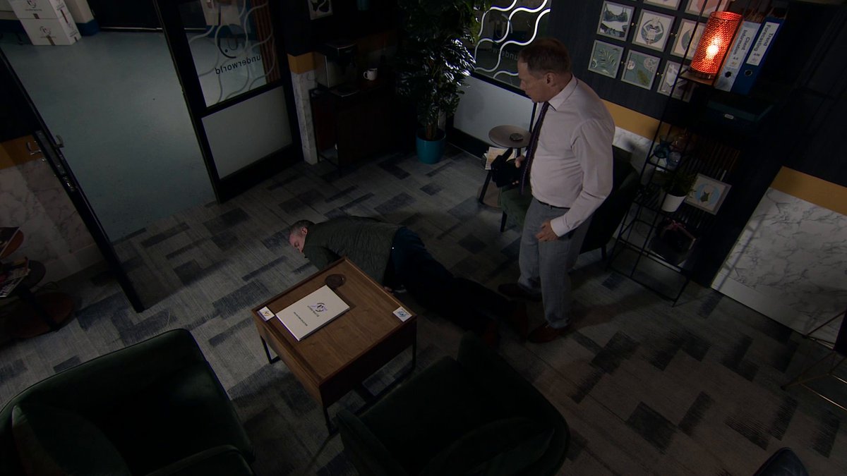 Stephen strikes again 😲 #Corrie