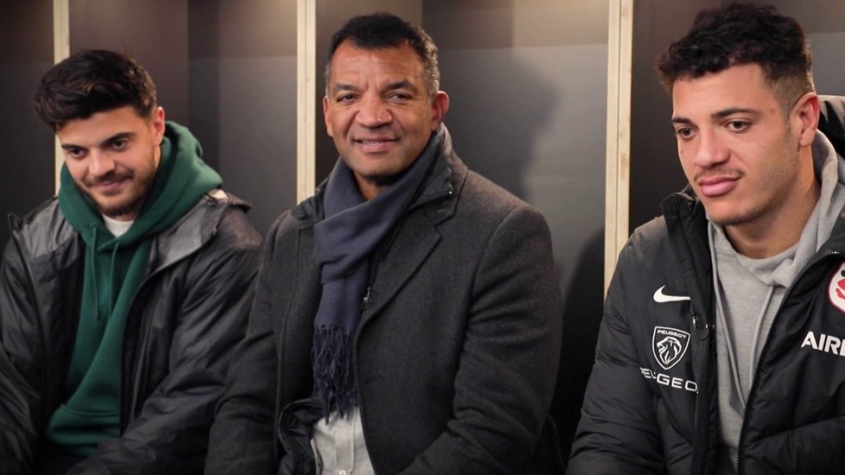 🏉 #RencontresàXV | Tel père ... tel fils ! 🔴⚫ Au Stade Toulousain, l'héritage familial est très présent. Les Ntamack, les Roumat, les Graou, les Retière et bien d'autres, nous les avons réunis autour de la galette des rois pour un moment exceptionnel.