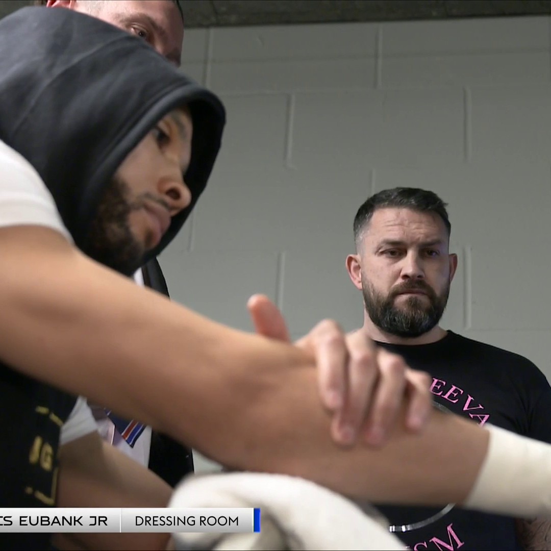 Paul Smith watching as Chris Eubank Jr's hands are wrapped! 👀 BOXXER | Wasserman Boxing