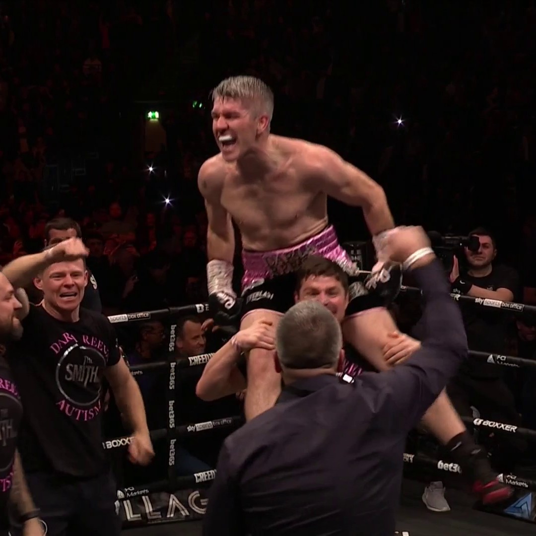 WHAT HAS JUST HAPPENED??!!!!! 🤯 SMITH STOPS EUBANK JR! 🚨