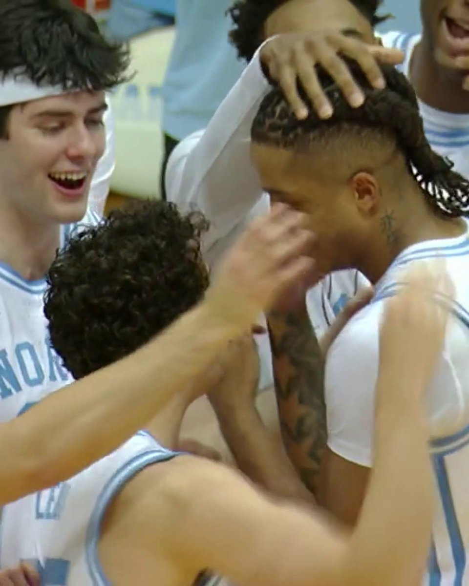 What a moment Tyler Hansbrough passing the torch over to Armando Bacot as UNC leading rebounder