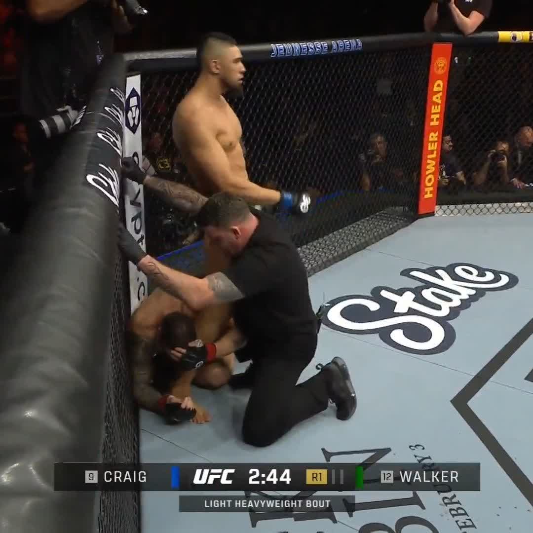 🤯 @JOHNNYWALKER JUST TORE THE ROOF OFF OF @JEUNESSEARENA!!! #UFC283