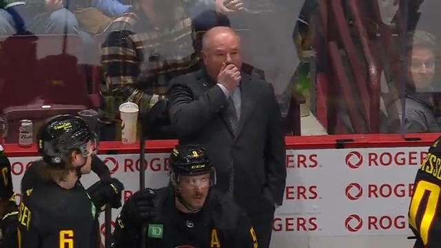A tearful Bruce Boudreau thanks #Canucks fans 😭